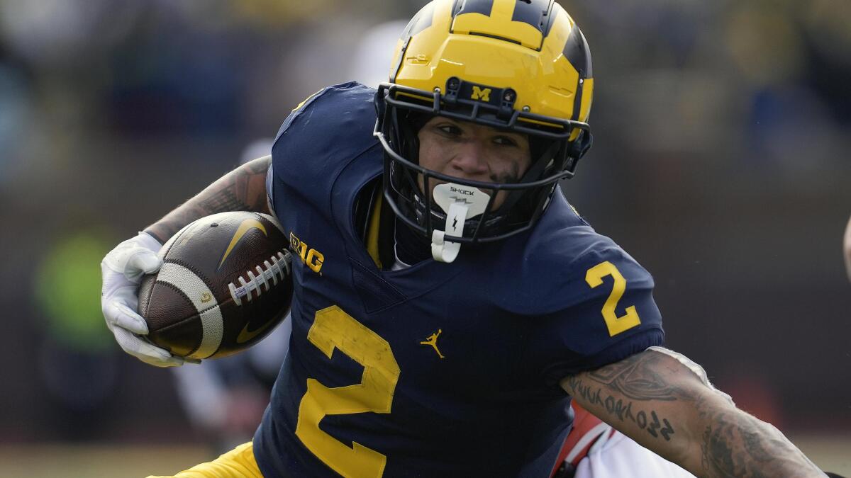 Michigan All America RB Blake Corum staying for senior year AP